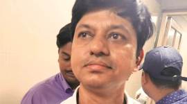 RTI activist assult cast, police assults RTI activist, mumbai activist assult, mumbai news, mumbai city news, indian express news