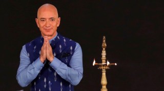 jeff bezos, bjp leader accuses jeff bezos, washington post, washington post articles on india, Vijay Chauthaiwale, jeff bezos india visit, amazon ceo