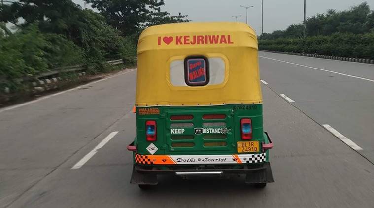 auto-driver-receives-rs-10-000-challan-for-i-love-kejriwal-sticker