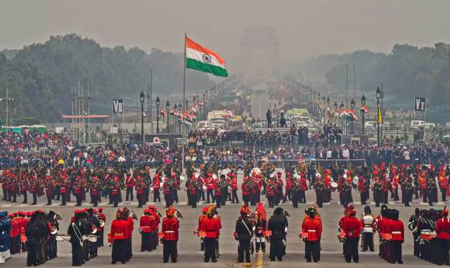 beating retreat photos, beating retreat pics, beating retreat ceremony, republic day celebrations, beating retreat at Rajpath, Vijay chowk, indian express