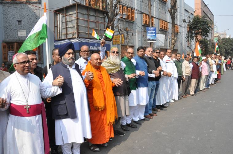 Kolkata human chain, Republic Day, Republic Day human chain, human chain against CAA, nrc, NPR, Kolkata news, indian express