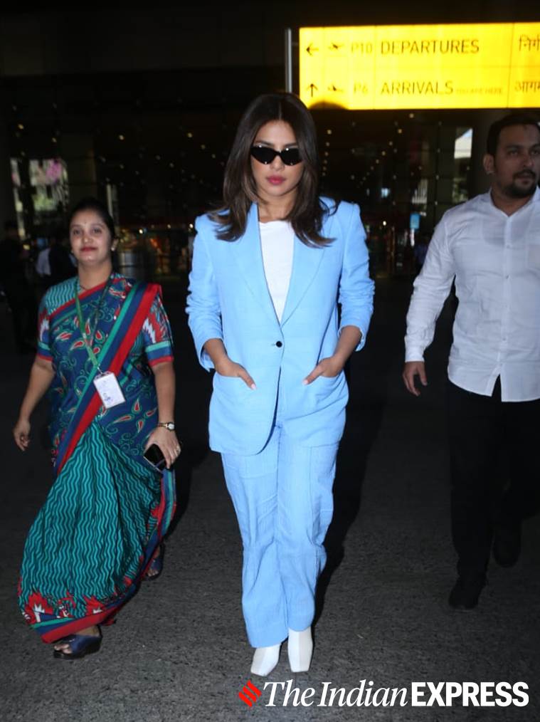 airport looks, airport look, alia bhatt photos, kangana ranaut photos, aditya roy kapur photos, kiara advani photos, suny leone photos, Indian Express, Indian Express news