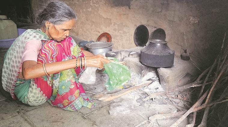  narendra Modi Ujjwala Yojana, Air pollution in India, Solid fuel burning in India, India clean air, indian Express