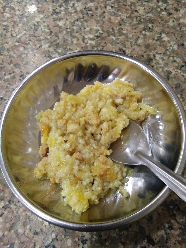 safed gajar ka halwa, white carrot halwa, indianexpress.com, white carrots, what are white carrots, indianexpress, safed gajar halwa, how to make safed gajar halwa, how to make gajar halwa, types of gajar halwa, carrot halwa types, food, delhi food, old delhi food, jama masjid food, jama masjid sweets, ghee seets, best of old delhi food, sheeren bhawan, old delhi sheeren bhawan, 
