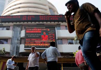 Sensex crashes, Yes Bank, Reserve Bank of india, Economy news, indian express news