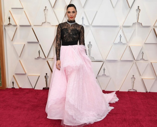 oscars 2020, v red carpet looks,oscars 2020 bizarre looks, oscars 2020 best and worst dressed, oscars 2020 fashion, oscars 2020 clothes, oscars 2020 awards nominees, oscars 2020 list of winners, indian express, lifestyle