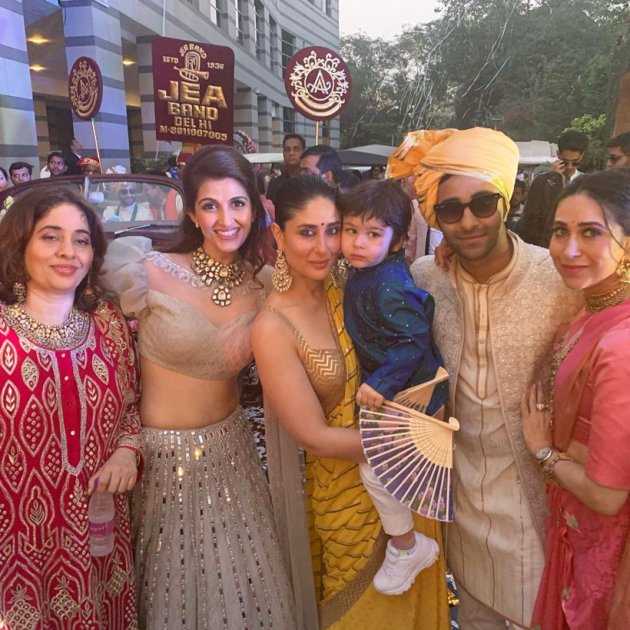 karisma kapoor, kareena kapoor at armaan jain wedding