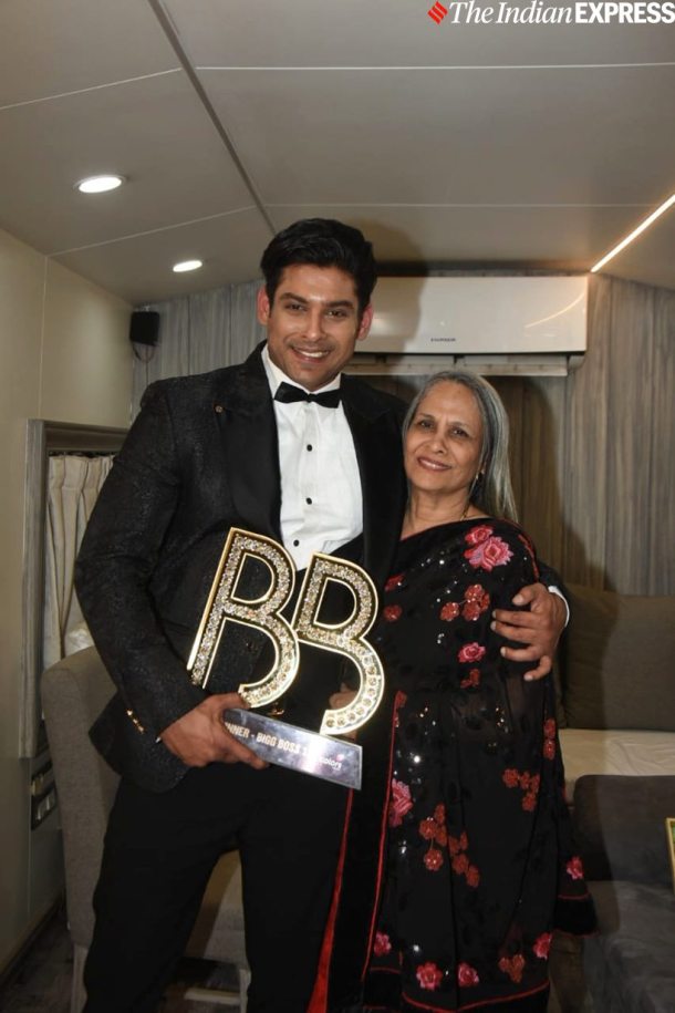 Sidharth Shukla with mother Bigg Boss 13 finale