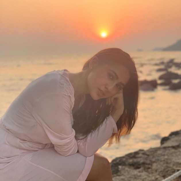 sara ali khan coolie no1