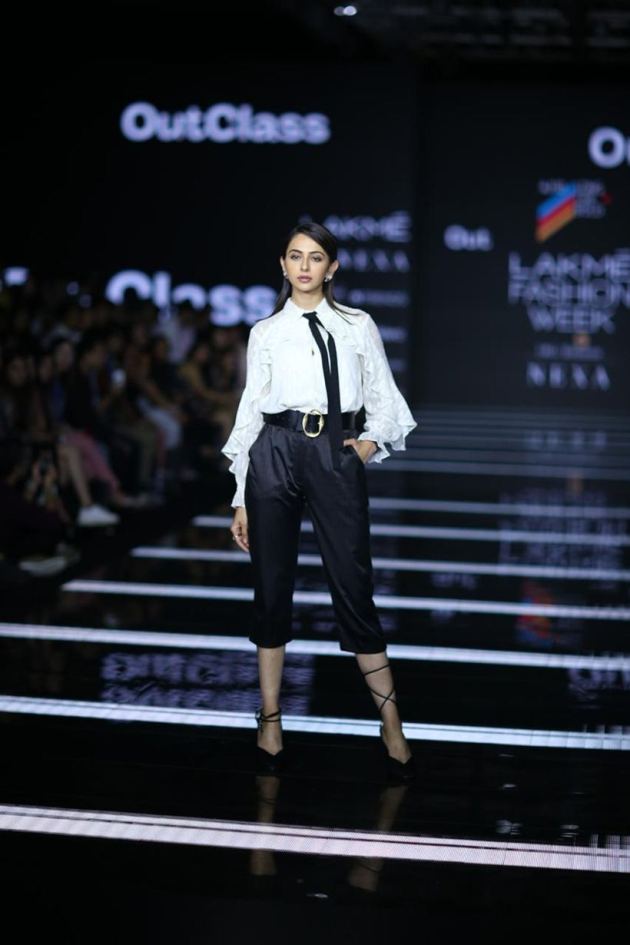 sania mirza, aditi rao hydari, rakul preet, Lakme Fashion Week 2020 Spring Summer, bipasha basu, malaika arora, indian express news