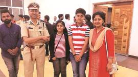Valentines day, valentines day 2020, pune police valentines day, students meet pune police, pune city news