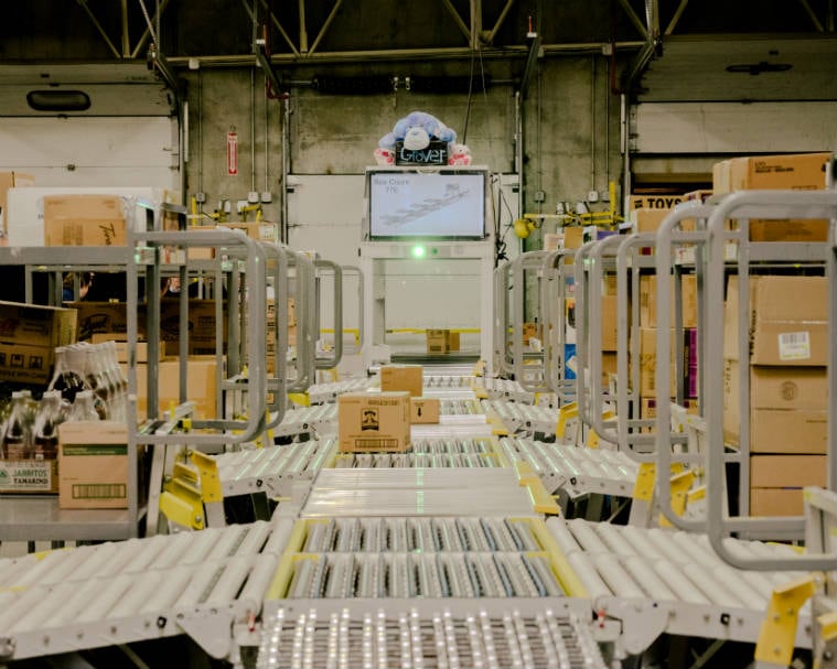 robots, robots in supermarkets, robots in shops, supermarket robot, industrial robots, wall-e, Walmart robots