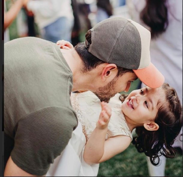 kunal kemmu with his daughter