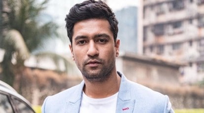 Vicky Kaushal SHOCKS the internet with his long beard, fans say 'he looks  like a villain