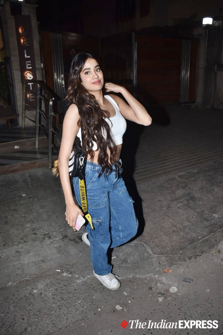 Janhvi Kapoor serves the perfect outfit for Valentine's week in a