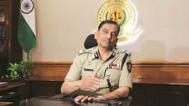 Mumbai Police, Mumbai Police Commissioner, Mumbai Police new Commissioner, Police Commissioner Mumbai, Sanjay Barve, Parambir Singh, Mumbai news, city news, Indian Express