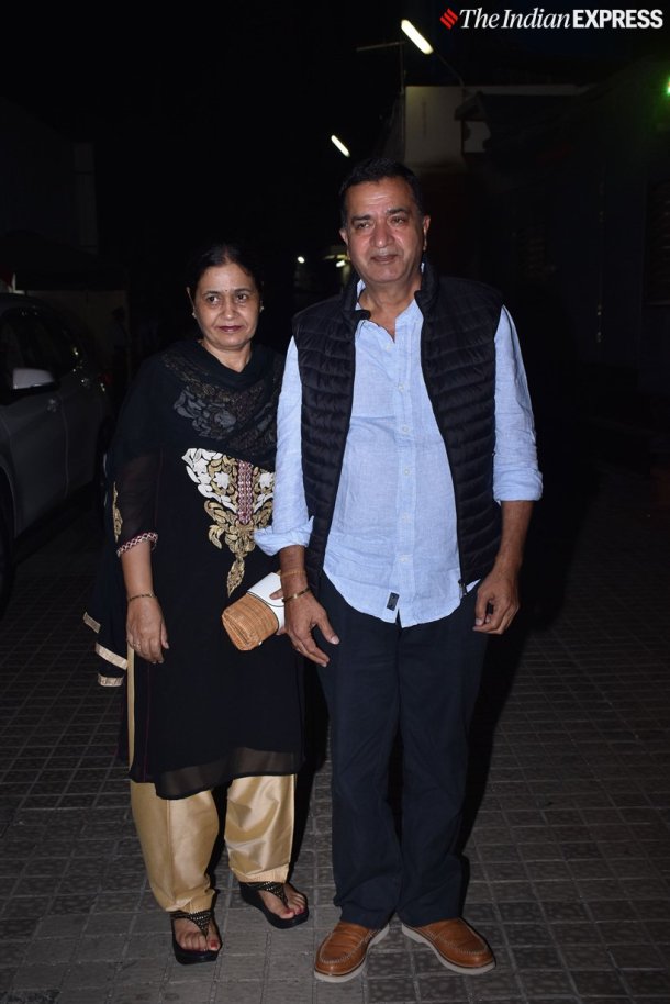 vicky kaushal parents photo