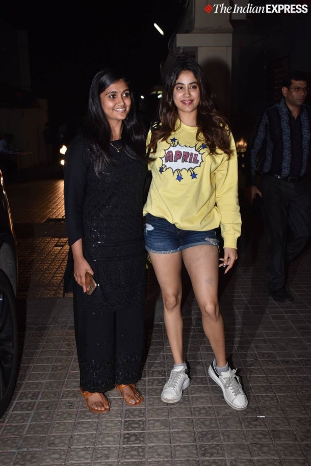 janhvi kapoor bhoot screening