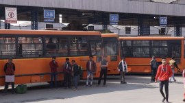 woman stabbed in bus hyderabad, woman stabbed in bus Gandhi Bhavan, hyderabad city news, Gandhi Bhavan bus attack woman, hyderabad police