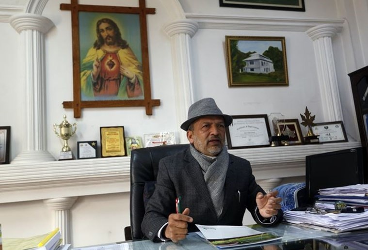 Kashmir news, Kashmir schools, Kashmir internet, VPN in Kashmir, Kashmir social media restrictions, article 370, kashmir after article 370 aborogation, indian express 