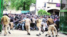 jamia violence, jamia violence new video, delhi police enters jamia library, jamia millia islamia, jamia library violence video, delhi city news, indian express