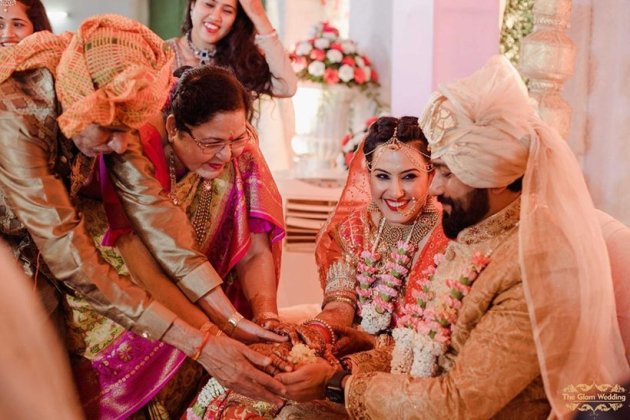kamya panjabi parents