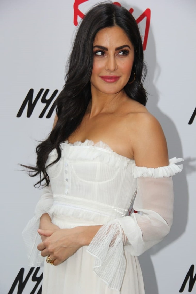 Katrina Kaif Sex Masaj - Katrina Kaif shows how to ace nude makeup for a white outfit | Fashion News  - The Indian Express