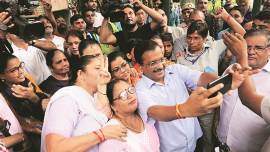 arvind kejriwal swearing in, arvind kejriwal swearing in live updates, arvind kejriwal oath ceremony, delhi cm arvind kejriwal, arvind kejriwal, delhi assembly election results, delhi election results, delhi police, delhi city news