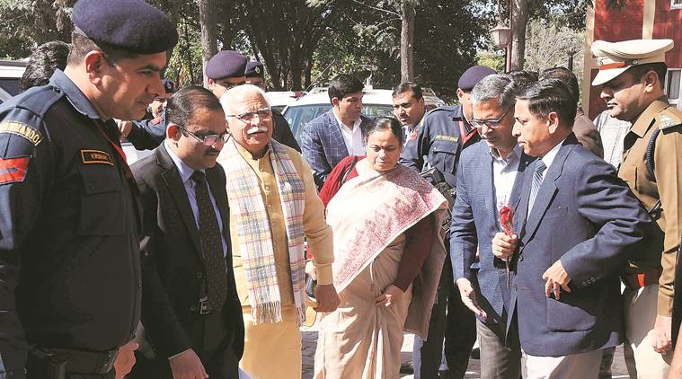 Haryana Chief Minister Manohar Lal Khattar, MLA Abhay Singh Chautala, Chief Minister Bhupinder Singh Hooda, Khattar holds pre-budget meeting,