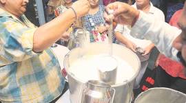 Milk production, coronavirus crisis, India lockdown, Maharashtra news, indian express news