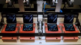 moto razr, moto razr fold test, motorola razr hinge, moto razr damaged 27000 fold, moto razr hinge test, cnet