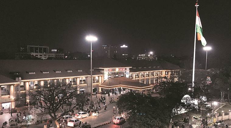 Mumbai Central Railway, UTS app, railway tickect booking app, mumbai news, Maharashtra news, indian express news
