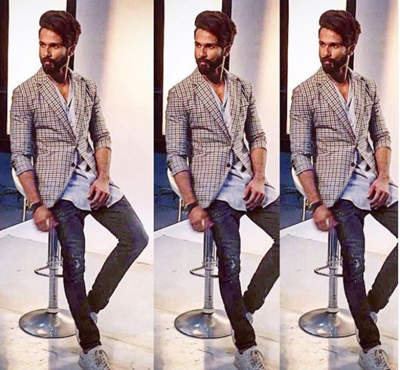 Shahid Kapoor Shows Us How To Suit Up Right In Dark Khaki Blazer And Pant  Outfit