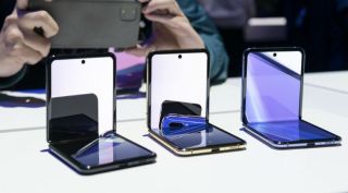 Samsung Galaxy Z Flip, Motorola Razr 2019, foldable phones, Samsung foldable phone, Samsung Galaxy Z Flip price, Samsung Galaxy Z Flip vs Motorola Razr 2019, Huawei mate X