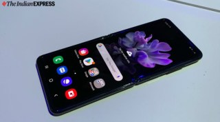 samsung galaxy z flip, galaxy z flip, galaxy z flip specifications, galaxy z flip features, galaxy z flip price, samsung foldable phone, galaxy fold, galaxy z flip key specs, galaxy z flip pictures