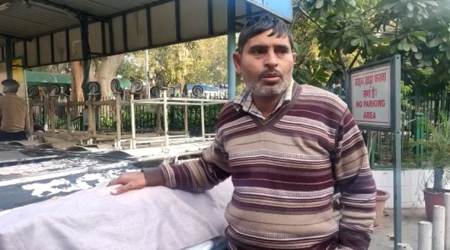 Stranded with a dead body in GTB hospital, this shopkeeper wants Kejriwal to intervene