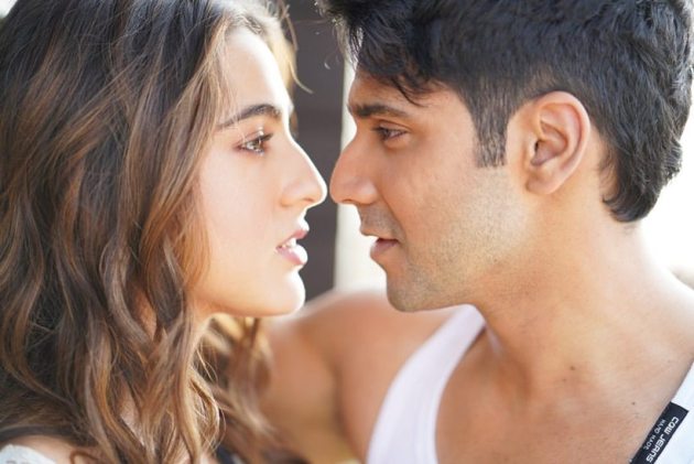 sara ali khan and varun dhawan