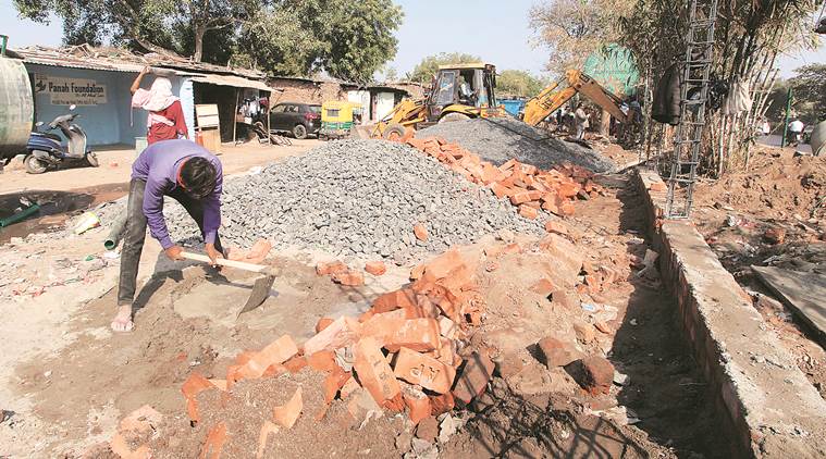 Wall on Trump route to mask slum: Civic body to reduce height | India ...