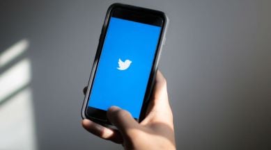 Twitter, Twitter misinformation, Twitter misinformation policy, Twitter labeling tweets, Twitter labels for misinformation, Twitter community rewards