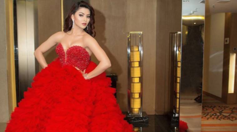 urvashi rautela filmfare dress