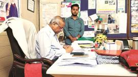 Coronavirus cases, UP medical checkup, UP CMO tracks virus, Up news, indian express news