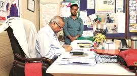 Coronavirus cases, UP medical checkup, UP CMO tracks virus, Up news, indian express news