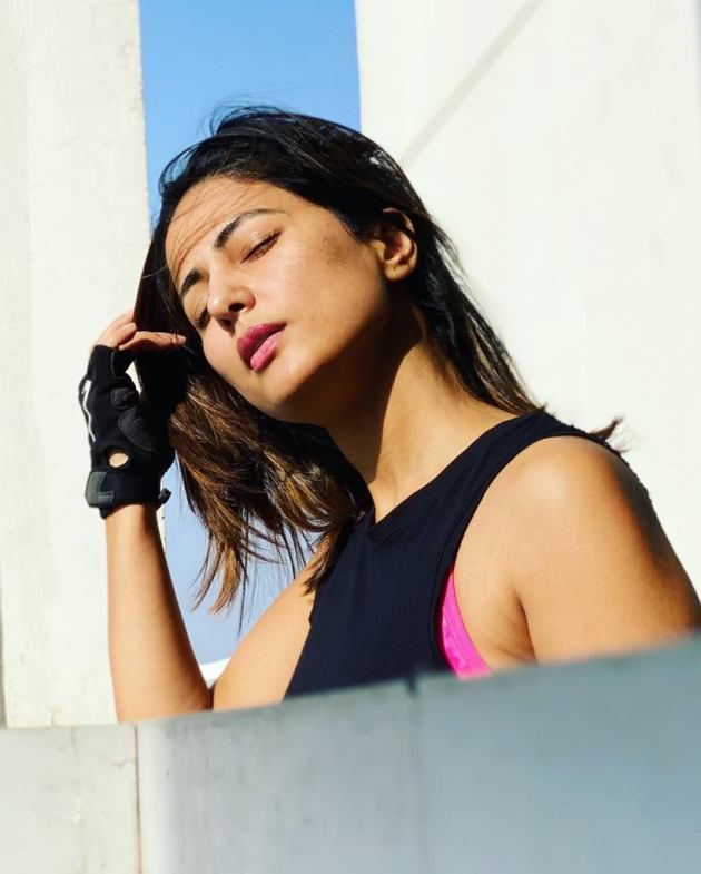 hina khan workout photo