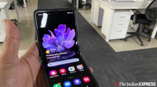 Samsung Galaxy Z Flip, Galaxy Z Flip, Galaxy Z Flip review, Galaxy Z Flip vs Motorola Razr, Galaxy Z Flip specs, foldable smartphones to buy in India