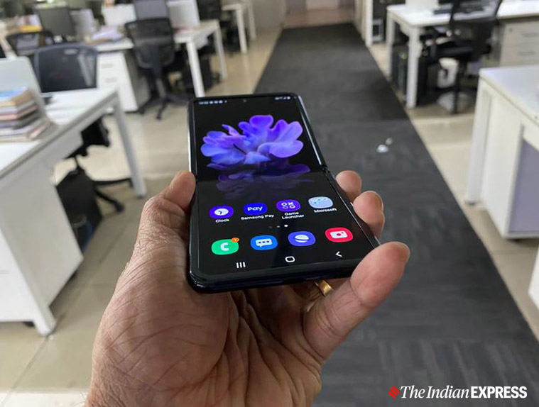 Samsung Galaxy Z Flip 2020 Free Review: Bend it like the Flip - Buddiesdeal