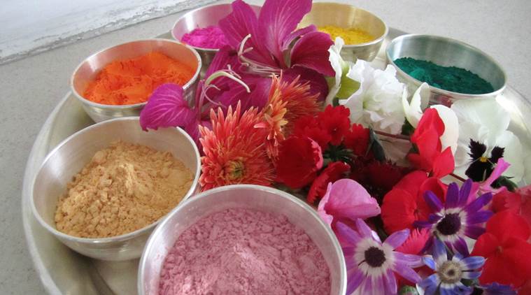 how to make holi colours at home easily