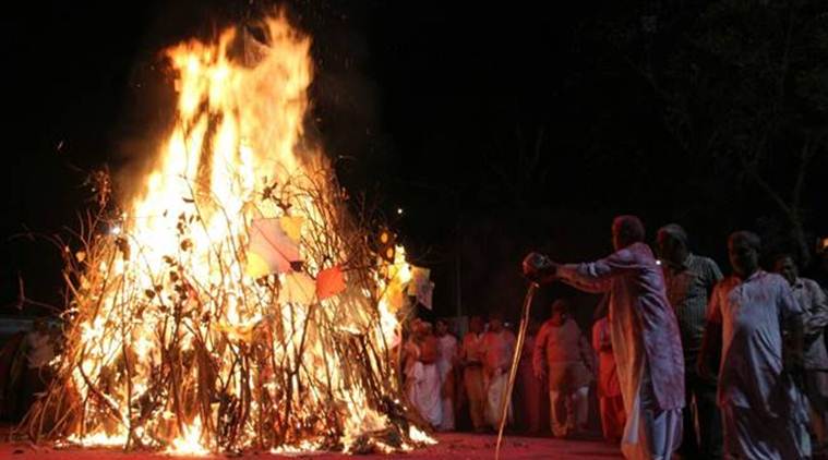 Mumbai Holi celebrations, Holi ka dahan, Mumbai police, trees on highways felled, Mumbai news, indian express