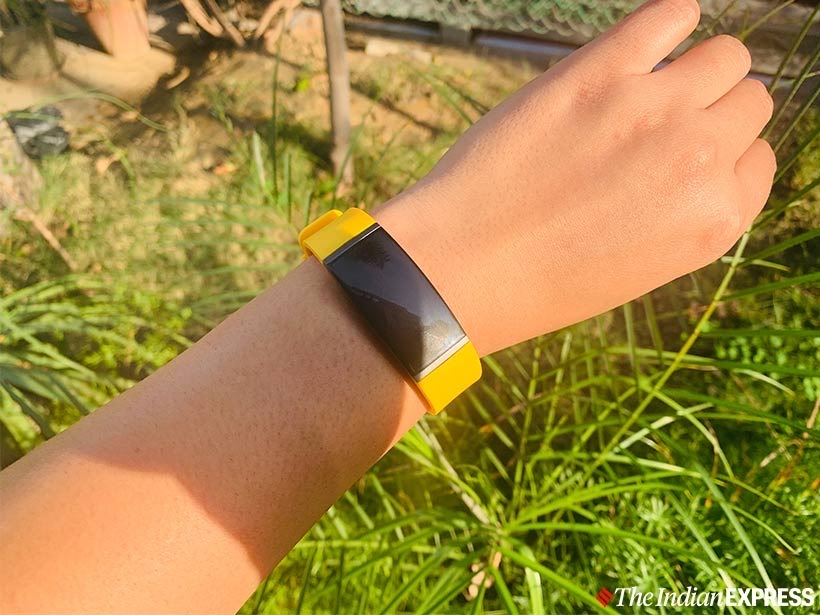 Realme best sale band yellow