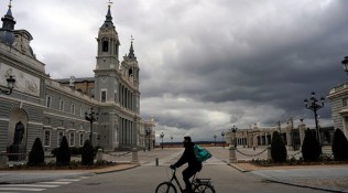 novel coronavirus, COVID-19, pandemic, fiction, writers, science fiction, HG Wells, The War of the Worlds, Sidin Vadukut, Bombay Fever, Richard Preston, The Hot Zone Scott Sigler’s Infected, Michael Crichton, The Andromeda Strain, Scott Sigler, Infected, Jack London, The Scarlet Plague, Earth Abides, George Stewart, Stephen King, The Stand, Graham Masterton, Plague, Susan Sontag, Illness as Metaphor   Anchor: