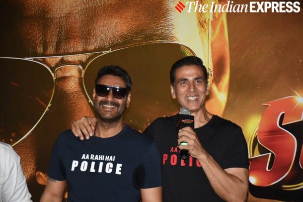 ajay devgn with akshay kumar